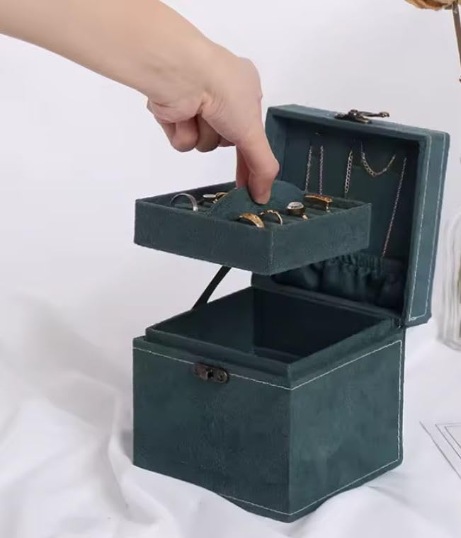 Travel jewelry box