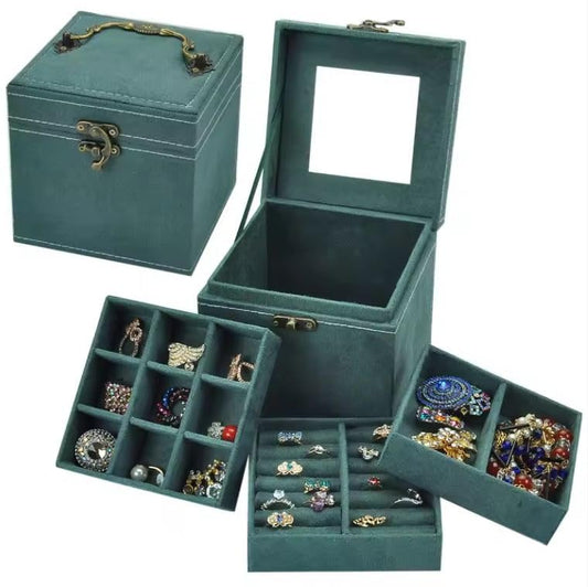 Travel jewelry box