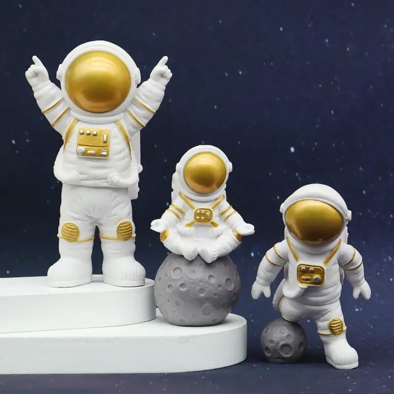 Astronaut Spaceman Fantasy Statue