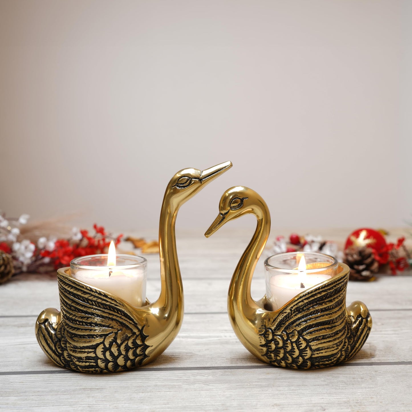 Metal Pair of Swans